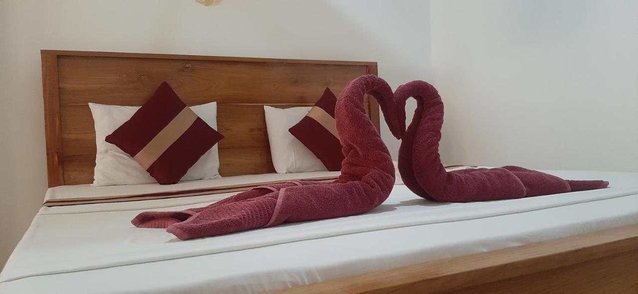 מלון אנוראדפורה Treasure House Tourist Rest מראה חיצוני תמונה