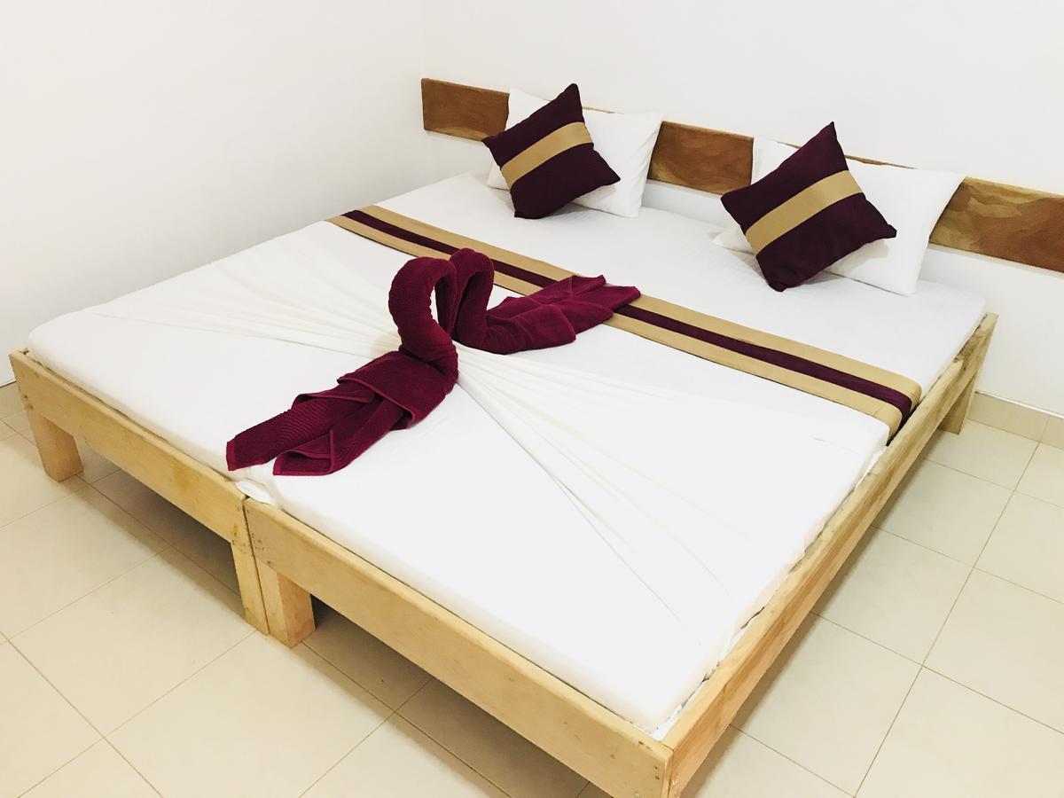 מלון אנוראדפורה Treasure House Tourist Rest מראה חיצוני תמונה