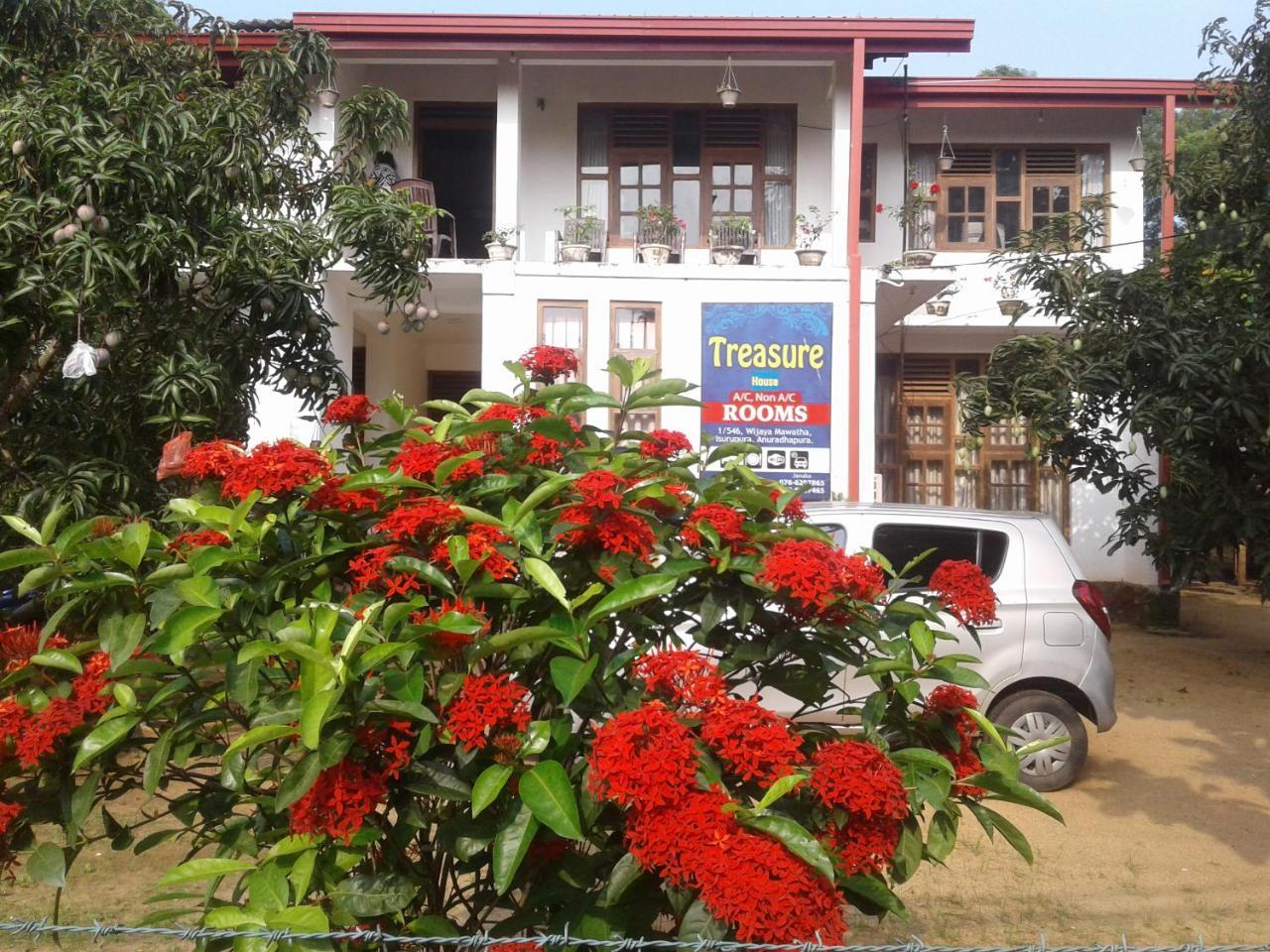 מלון אנוראדפורה Treasure House Tourist Rest מראה חיצוני תמונה